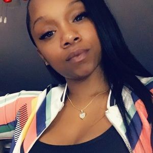 Meet your Posher, Carla